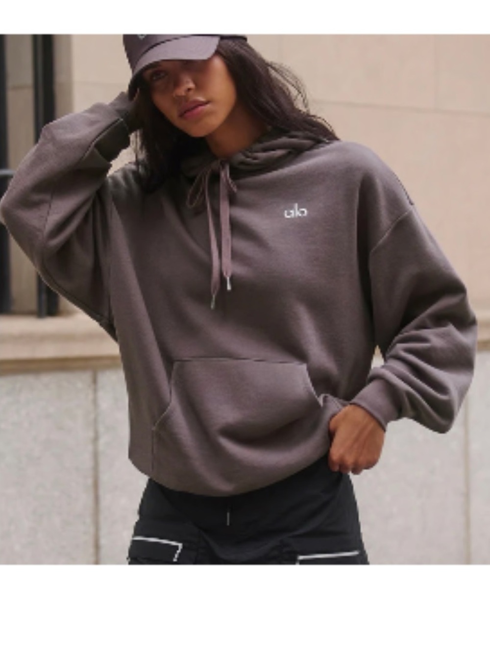 ALO Yoga Accolade Hoodie in Raisinette